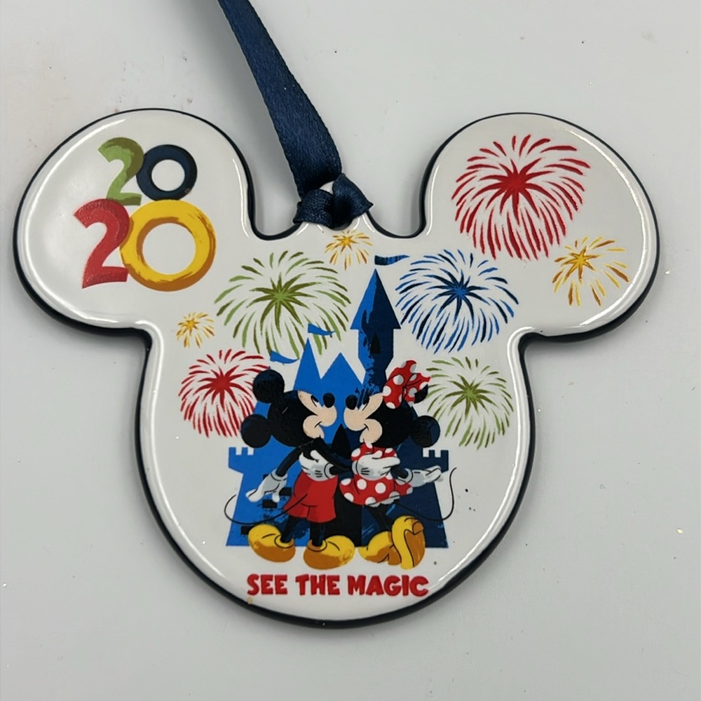 2000 Disney Magic Hound Sight Pluto porcelain ceramic Christmas ornament